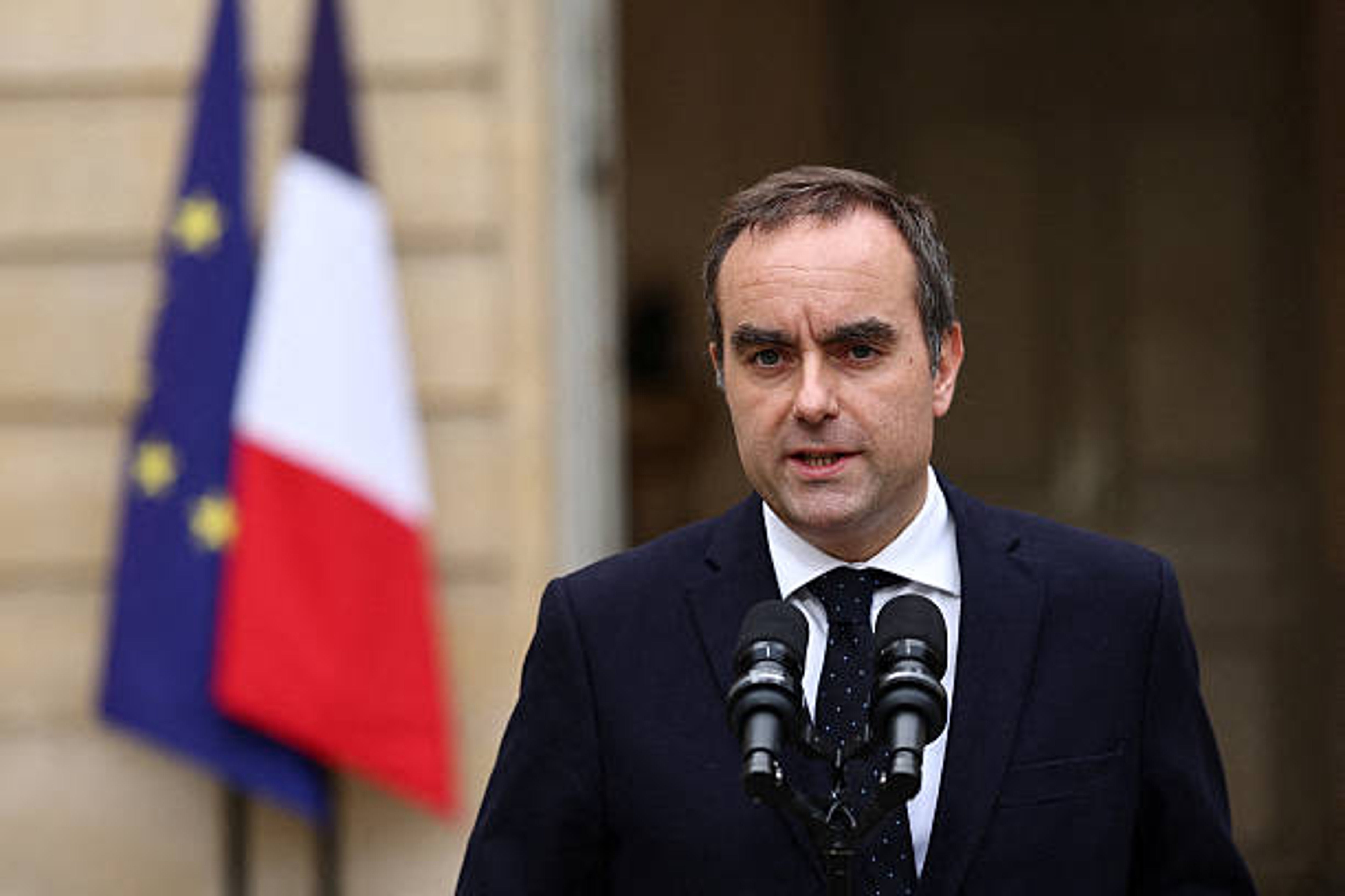 French PM Resigns in Less Than a Month